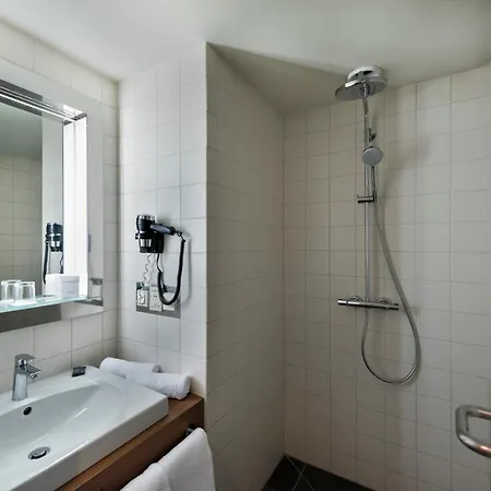 Hotel City-west By Ihg
