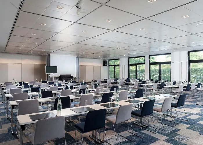 فندق هوليداي إن سيتي - ويست