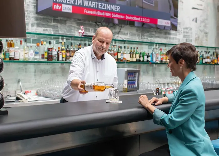 هوليداي إن سيتي - ويست